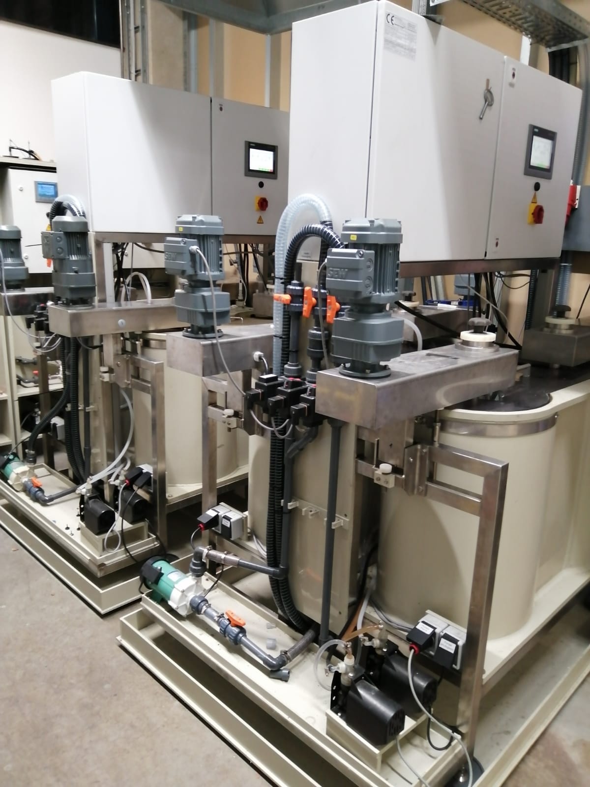 Weber SilverEx Machine - High-efficiency silver recovery system for photofinishers, waste management firms for modern recycling of photographic chemicals